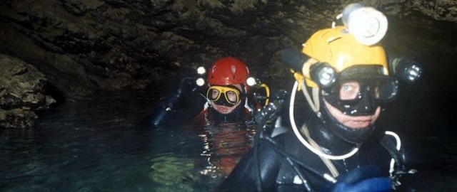  Espeleología marina 